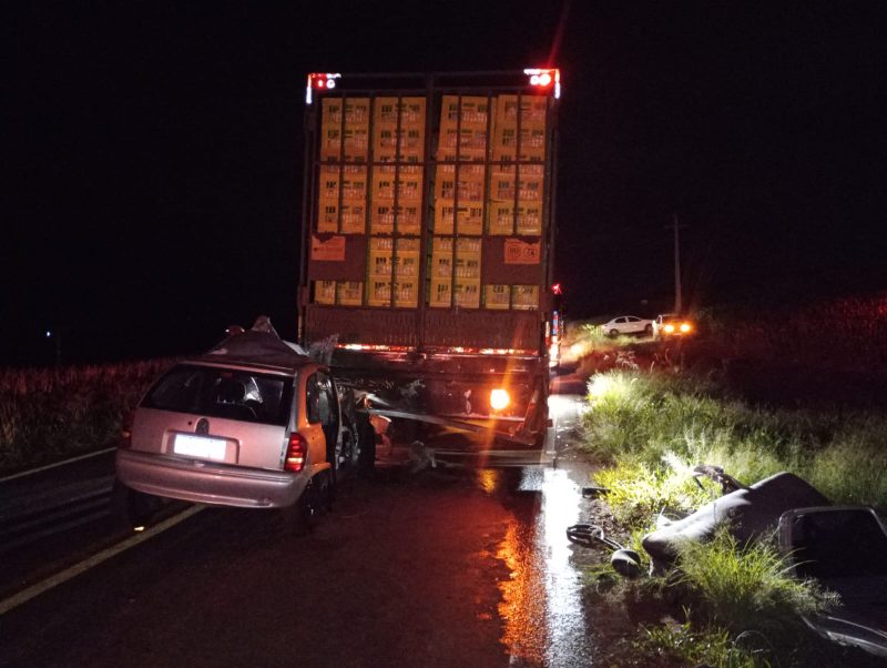 PR 574 – Colisão traseira deixa dois feridos em Cafelândia