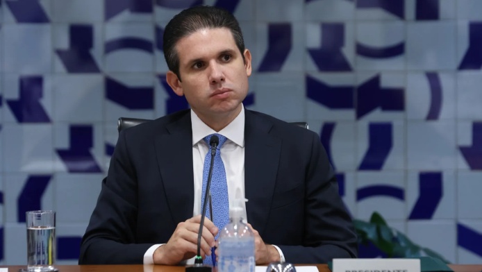 Brasília – Motta diz que fim da escala 6×1 será debatida por meio de PEC