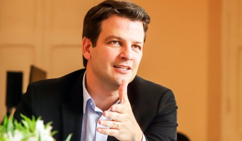 Eleições – Pesquisa que testa Pimentel ao governo do PR pela 1ª vez será divulgada na terça (31)