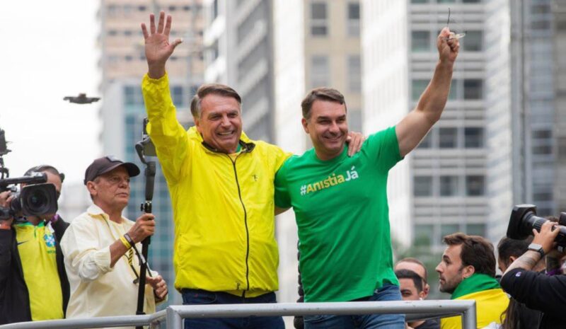 2026 – Flávio Bolsonaro afirma que não quer interferência estrangeira nas eleições