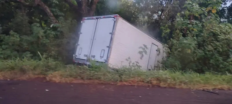 BR 369 – Acidente entre caminhão, van da saúde e carro deixa seis feridos em Ubiratã