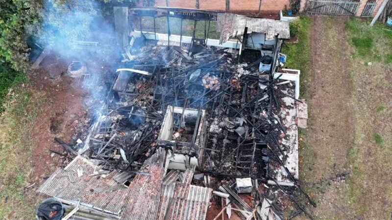 Segurança – Homem ateia fogo na casa de ex-namorada 10 dias após término e é preso no PR