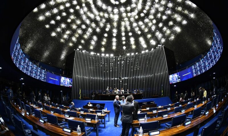 Brasília – Senado aprova criação de 24 mil cargos públicos