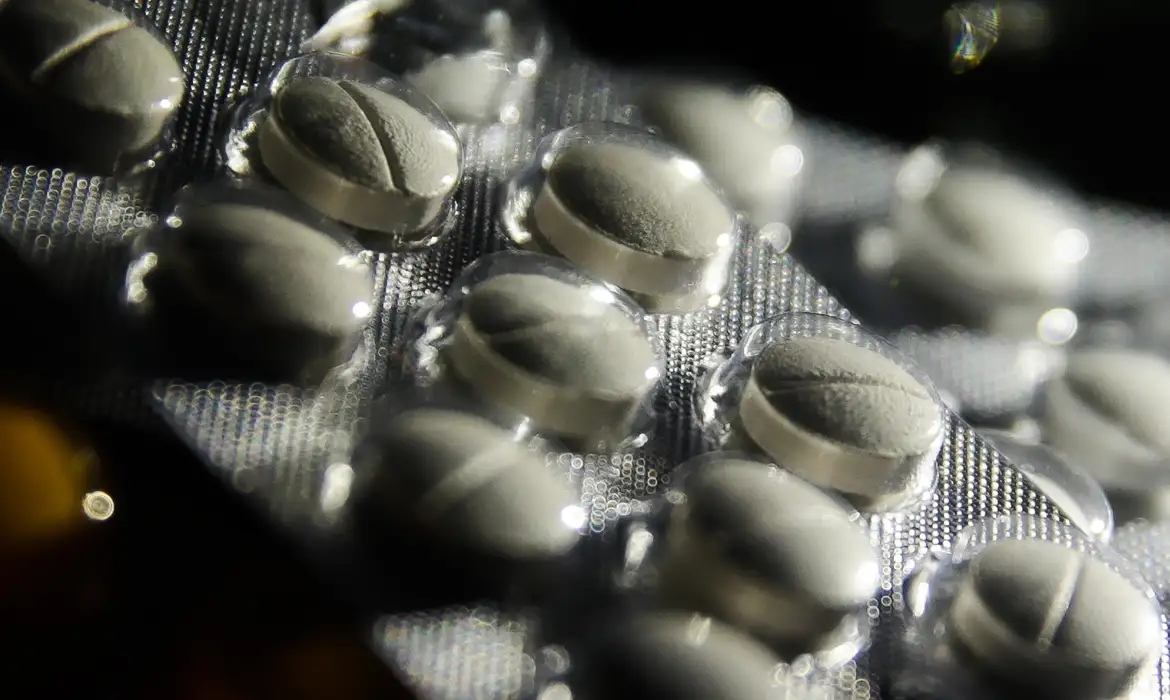 Saúde – Câmara aprova regras para comercialização de remédios em supermercados