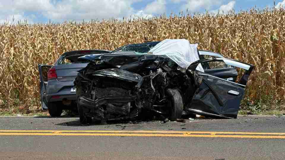 Trânsito – Motorista morre e outro fica ferido em batida frontal na PR-281, em São Jorge D’Oeste