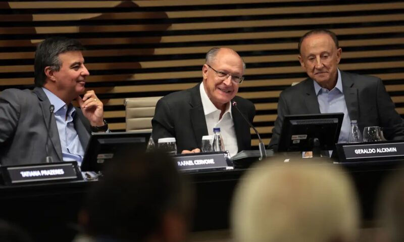 Economia – Alckmin diz que redução da jornada de trabalho é tendência mundial