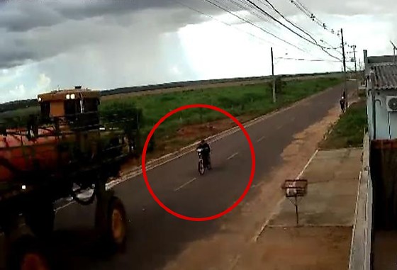 MT – Adolescente em bicicleta elétrica morre ao tentar passar embaixo de máquina agrícola