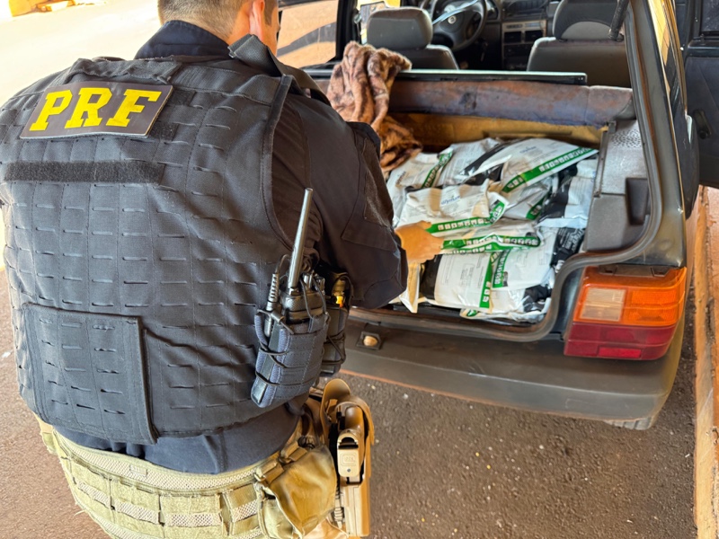 Guaíra – PRF apreende mais de 300 kg de agrotóxicos contrabandeados do Paraguai