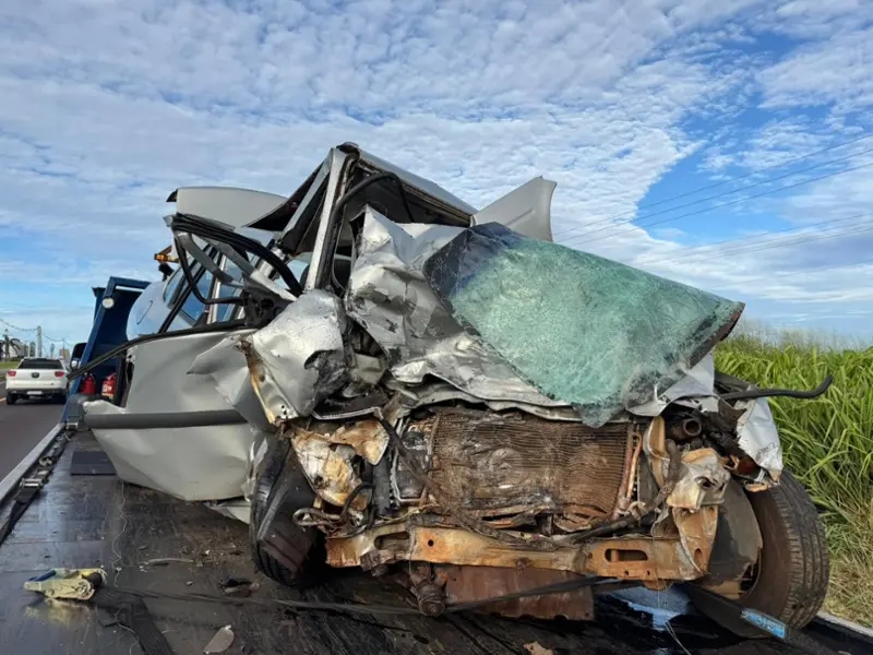 BR 277 – Mulher morre após batida entre carros em Santa Tereza do Oeste