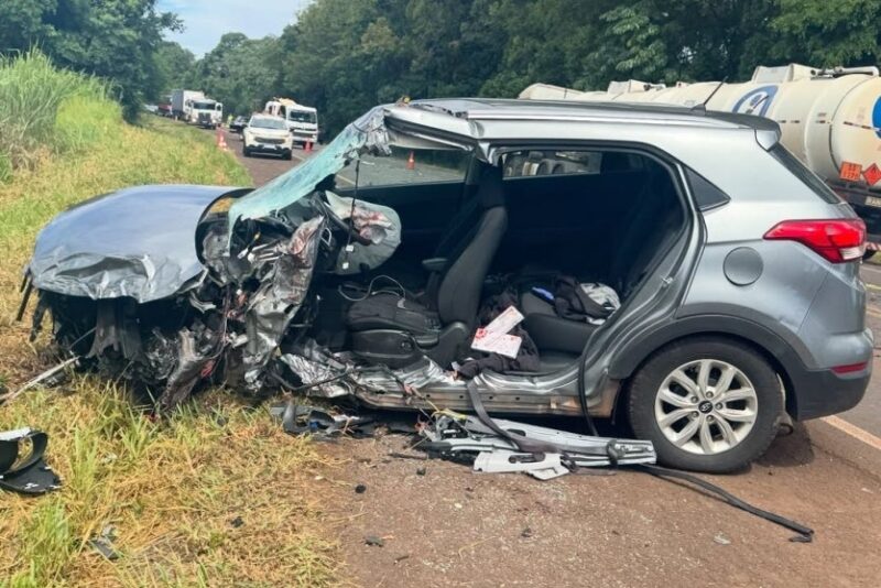 BR 369 – Colisão entre carro e ônibus deixa um morto e dois feridos em Campo Mourão