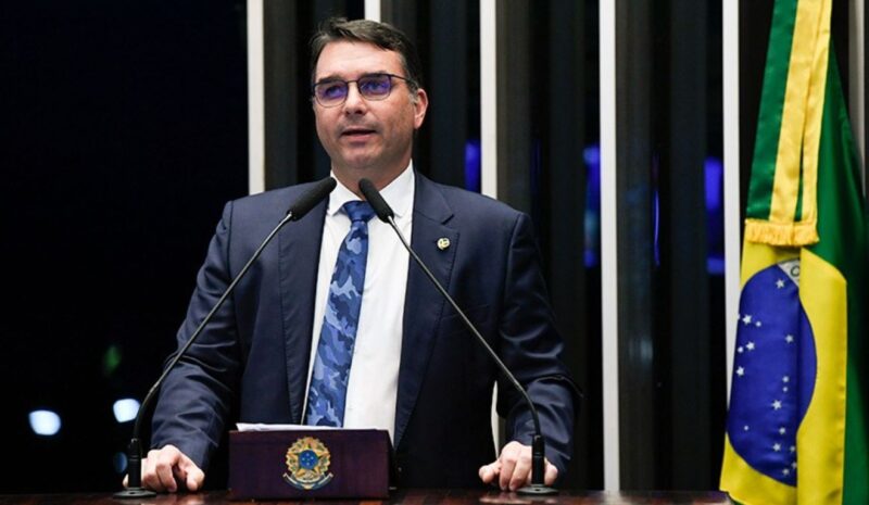 Eleições – Flávio Bolsonaro pode formar chapa presidencial com uma mulher