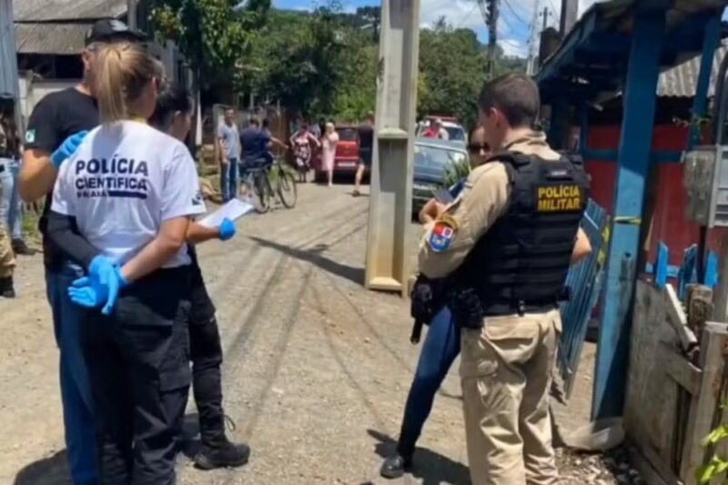 Paraná – Homem mata ex-companheira, fere enteada e morre em acidente após fugir