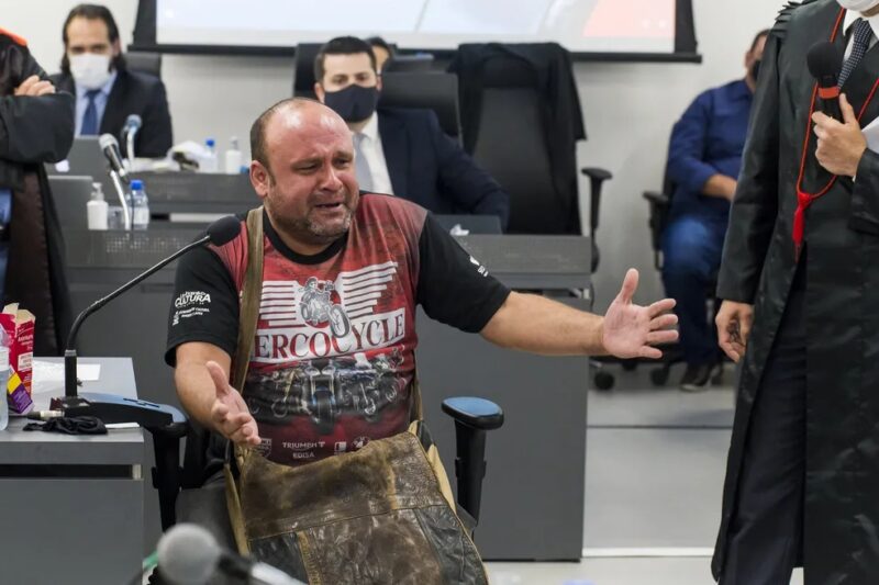 Boate Kiss: assistente de banda condenado por incêndio que matou 242 pessoas vai para regime aberto com tornozeleira