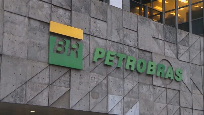Economia – Petrobras reduz preço da gasolina em 5,2% para distribuidoras