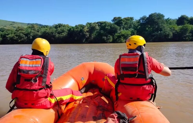 Paraná – Homem tenta salvar crianças de afogamento, some em rio e corpo dele é encontrado após dois dias de buscas