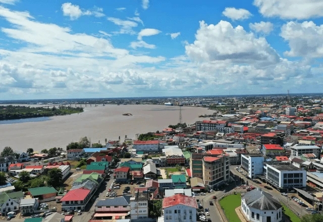 Mundo – Homem mata nove pessoas a facadas no Suriname