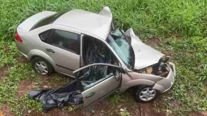 Trânsito – Cinco pessoas morrem em grave acidente envolvendo três carros no Paraná