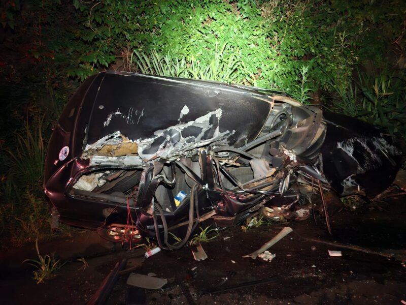 PR 585 – Jovem fica ferida após colisão com carreta parada em Toledo