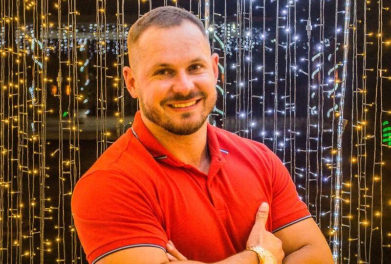 Paraná – Professor morre após passar mal em frente  escola