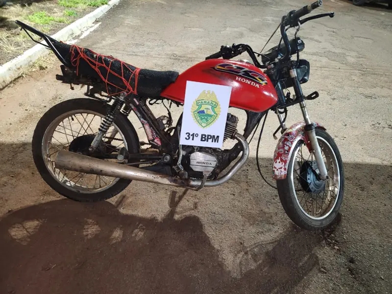 Assis – Motociclista bêbado foge da polícia, colide com a anteparo e acaba preso