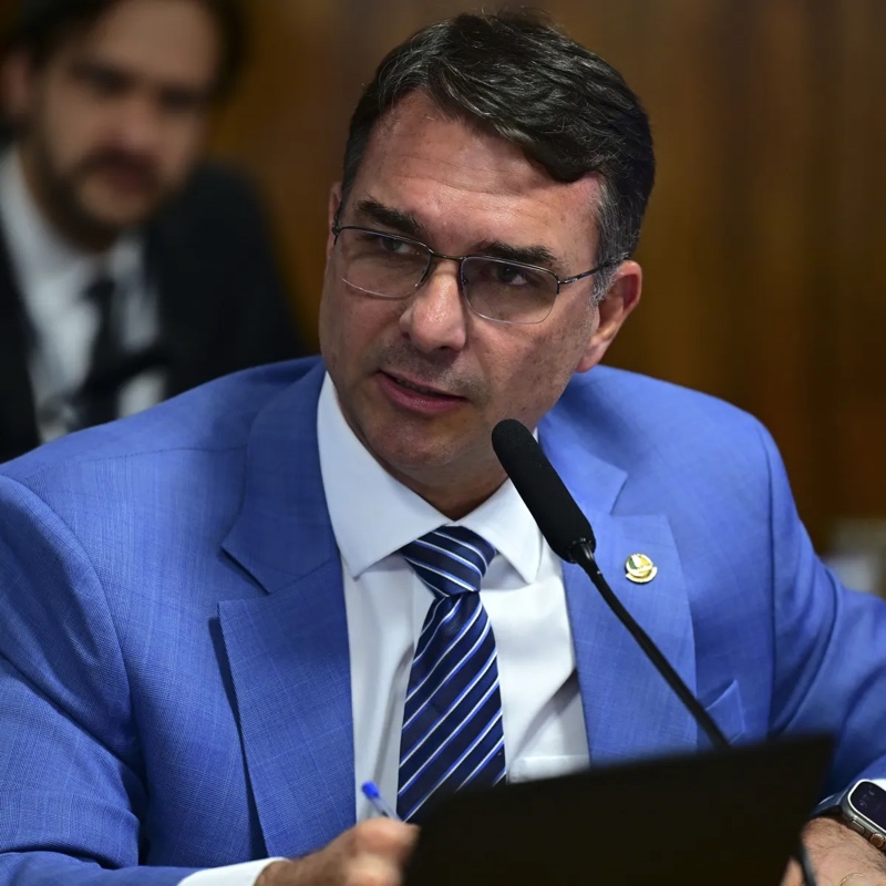 Eleições 2026 – Flávio Bolsonaro confirma ser pré-candidato  Presidência da República