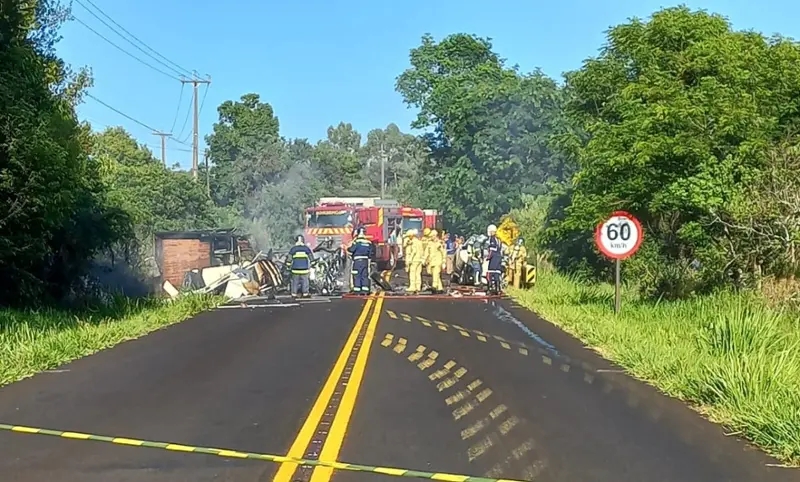 PR 566 – Homem morre carbonizado após grave acidente