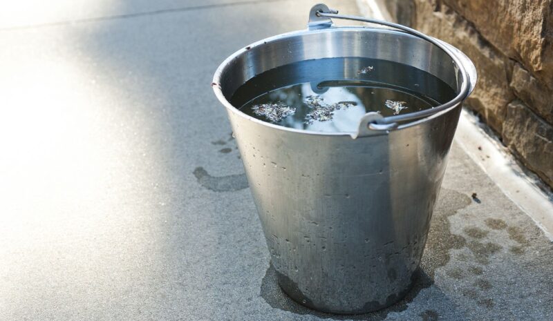 Tragédia – Bebê de um ano e meio morre ao se afogar em balde no Paraná