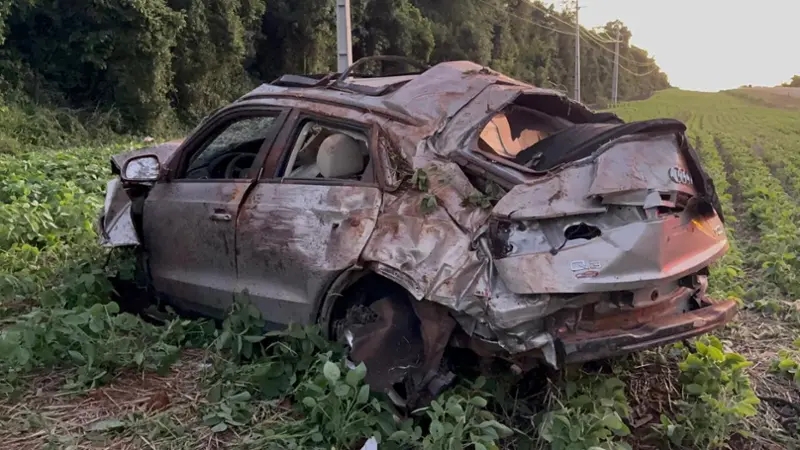 BR 277 – Pai e filho são detidos após perseguição e capotamento