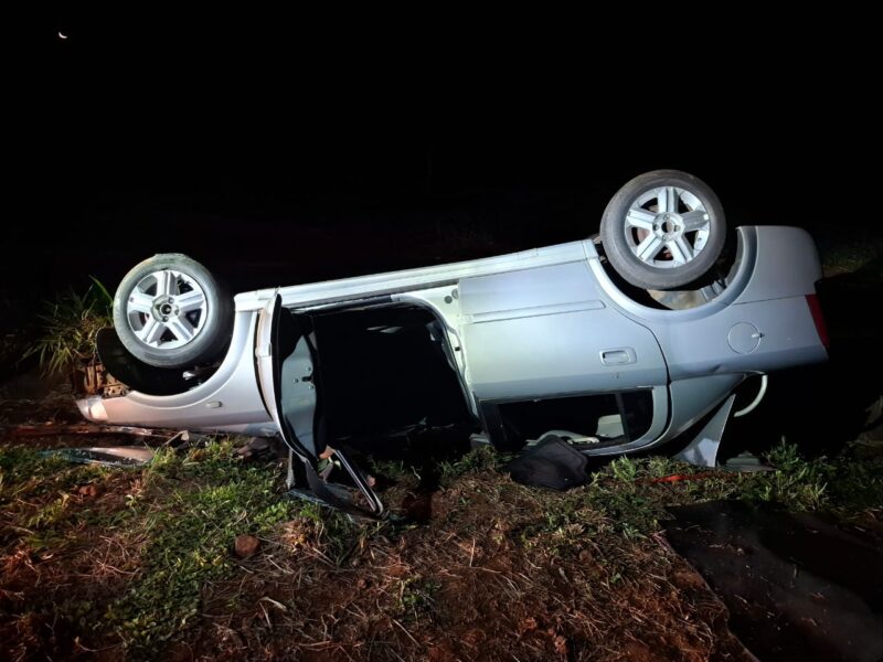 PR 590 – Motorista e passageiro ficam feridos após capotamento em Ramilândia