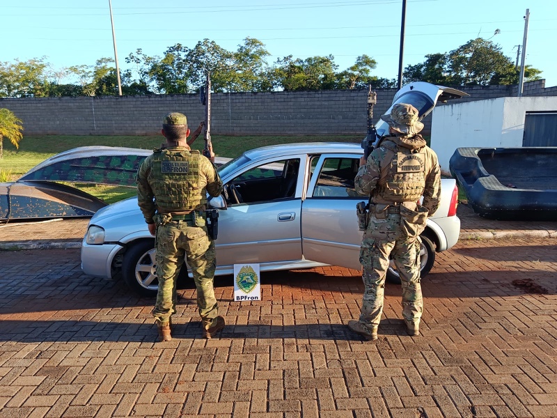Terra Roxa – PF e BPFron interceptam veículo com cigarros contrabandeados