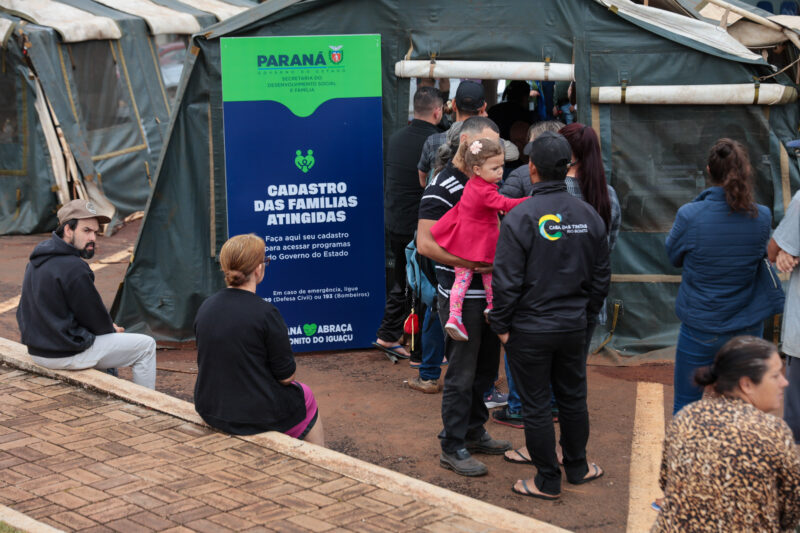 Paraná – Mais 241 famílias de Rio Bonito do Iguaçu recebem auxílio de R$ 1 mil do Estado