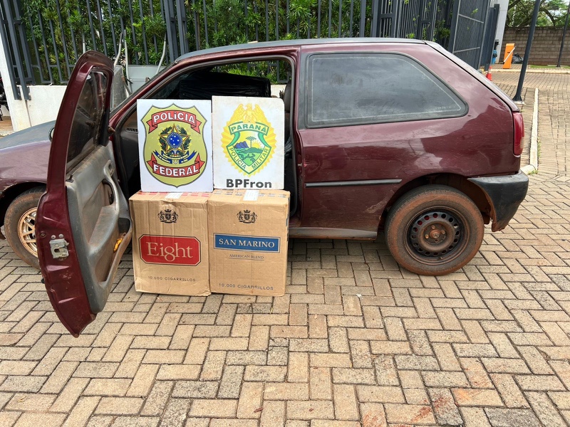 Guaíra – PF e BPFron interceptam veículo com cigarros contrabandeados