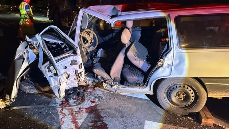 Trânsito – Três pessoas ficam em estado grave em acidente na BR 277