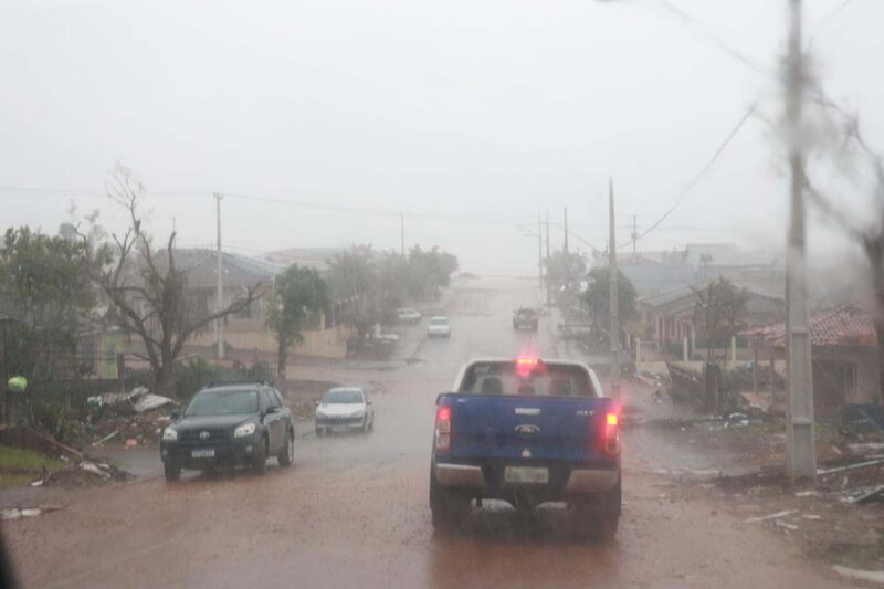Clima – Chuva ganha força e temporais são esperados no fim de semana no Estado, aponta Simepar
