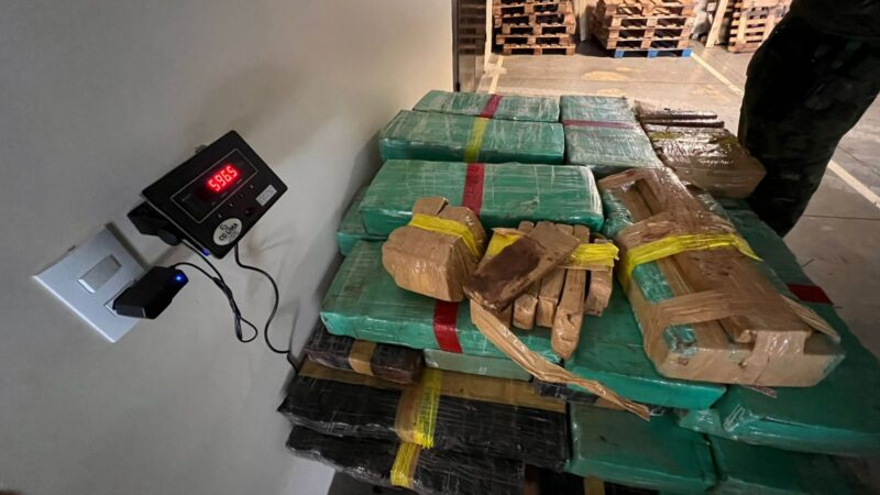 Mercedes – Policiais apreendem 1.202 quilos de maconha