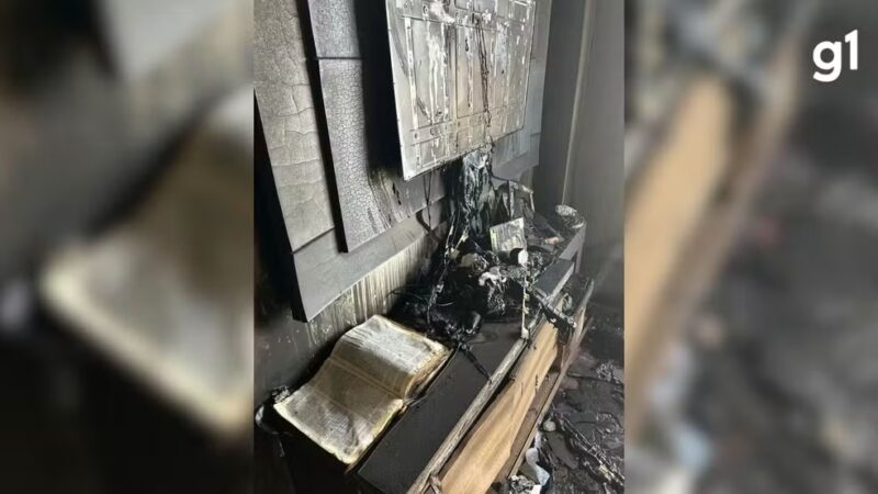 RS – Bíblia é encontrada quase intacta após incêndio atingir apartamento