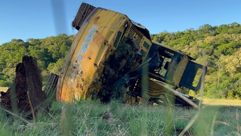 Corbélia – Motorista de caminhão morre em capotamento na PR 573