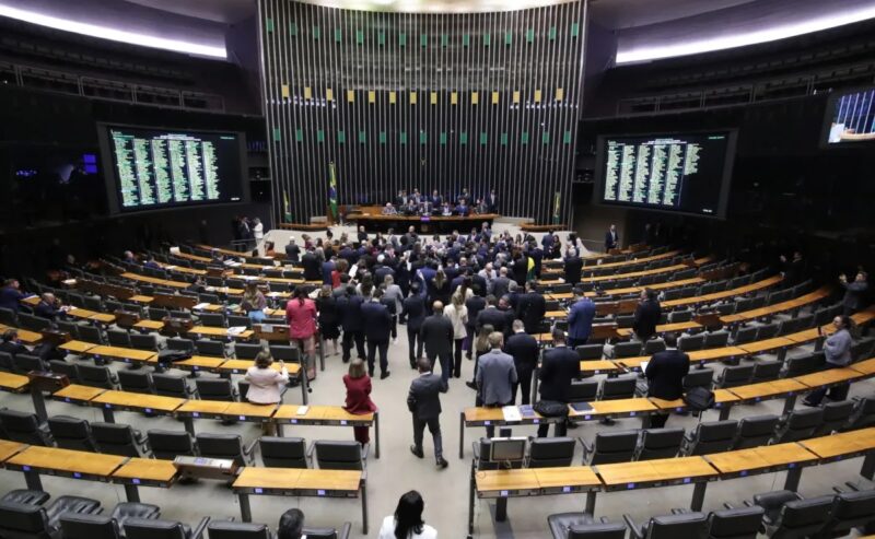 Brasília – Câmara aprova reajuste de 24% para servidores do Judiciário até 2028