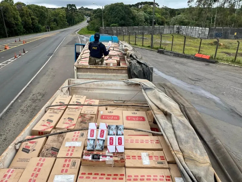 BR 277 – PRF apreende 600 mil maços de cigarros contrabandeados em Guarapuava