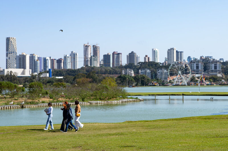 Clima – Novembro começa com chuva, mas sol aparece com mais frequência na segunda quinzena