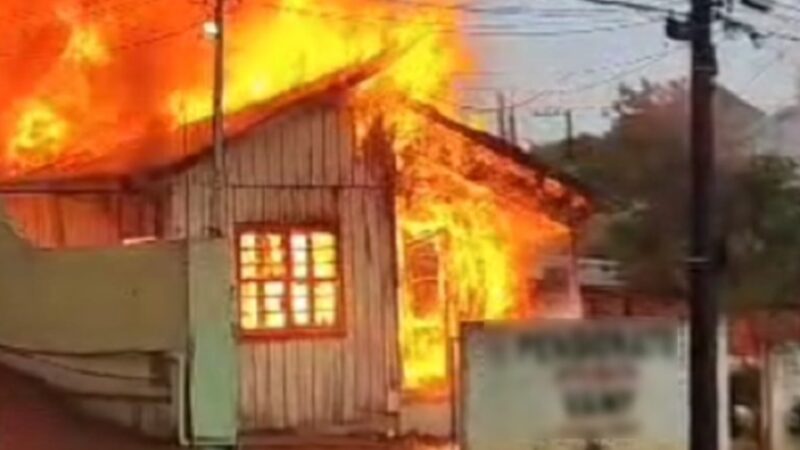 Paraná – Ex-namorado incendeia casa e é preso por tentativa de feminicídio