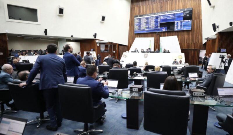 Curitiba – Alep aprova ampliação dos Colégios Cívico-Militares no Paraná