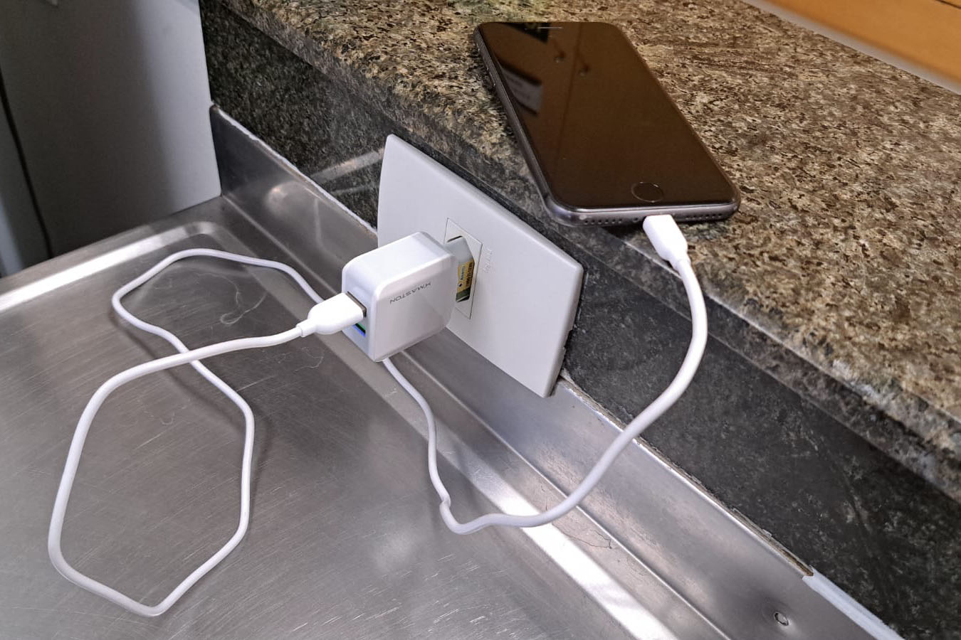 Cuidado – Corpo de Bombeiros alerta para riscos de acidentes com carregadores de celular