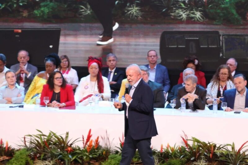 Política – Lula critica “extrema direita” e elogia Evo Morales e Hugo Chávez