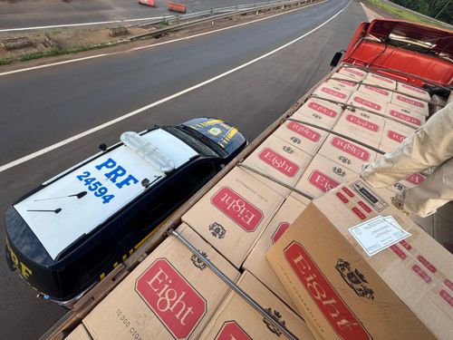 Guaíra – PRF apreende 450 mil maços de cigarros contrabandeados na BR 163