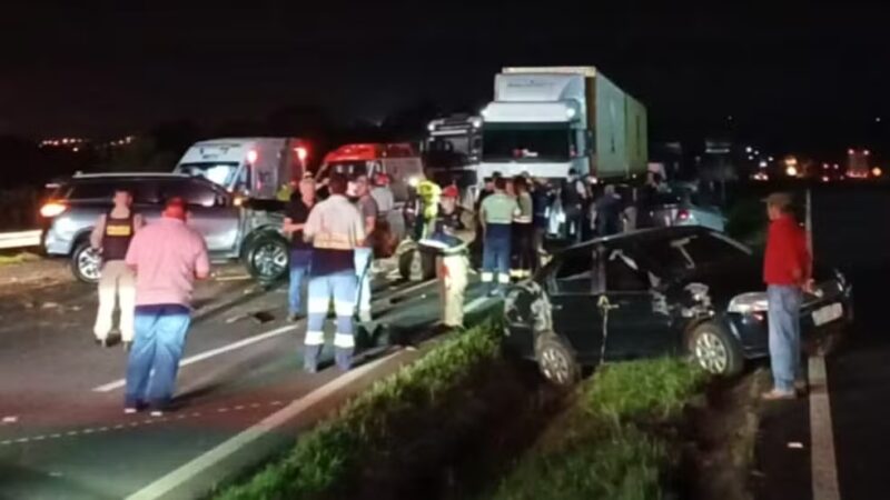 Paraná – Casal morre em acidente entre carroça, quatro carros e um caminhão, em rodovia