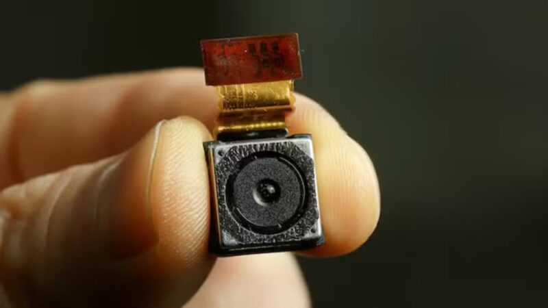 ‘Pornografia de vingança’: paranaense que instalou câmera escondida na casa da ex terá que indenizá-la em R$ 20 mil