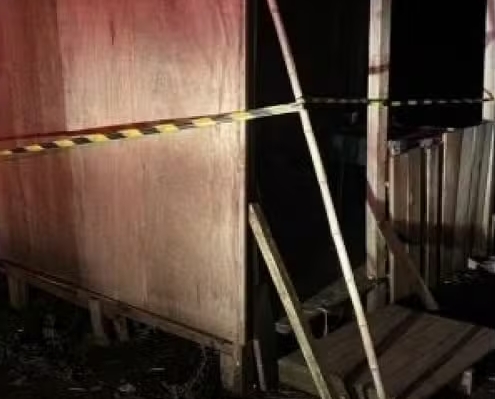 SC – Mulher é presa suspeita de matar irmã de 25 anos com facada no pescoço