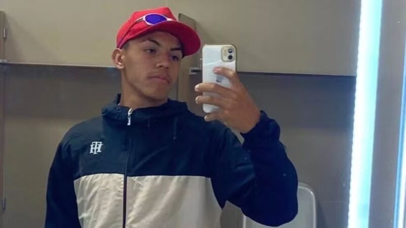 Paraná – Jovem é morto a facadas a caminho do trabalho, e adolescente confessa que cometeu crime por ciúmes da ex-namorada, diz delegado