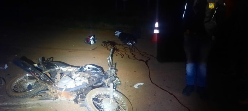 PR 486 – Jovem morre em acidente entre moto e caminhão em Tupãssi